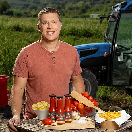 Najel njivo, zasadil paradižnike in po naključju j...