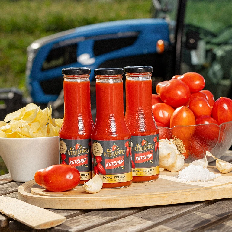 Kečap, ki postavlja nove standarde: manj sladkorja, več okusa
