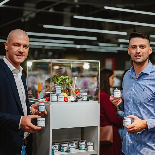 Slovenca, prijatelja iz otroštva, skupaj razvila nov produkt