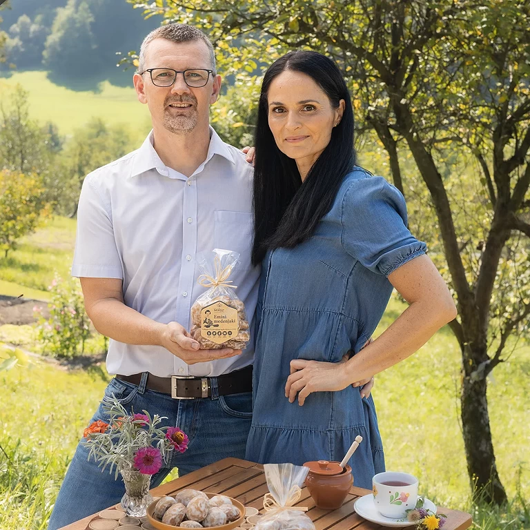Darja in Gregor Šolar: čebele so njuna strast in način življenja
