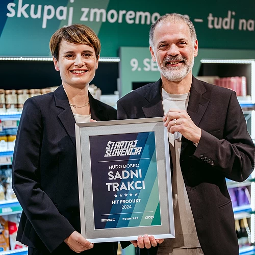 Mojca in Mitja sta s sadnimi trakci navdušila Slovenijo in osvojila naziv HIT PRODUKT 2024