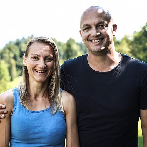 Slovenska zakonca vse prihranke vložila v nasad orehov